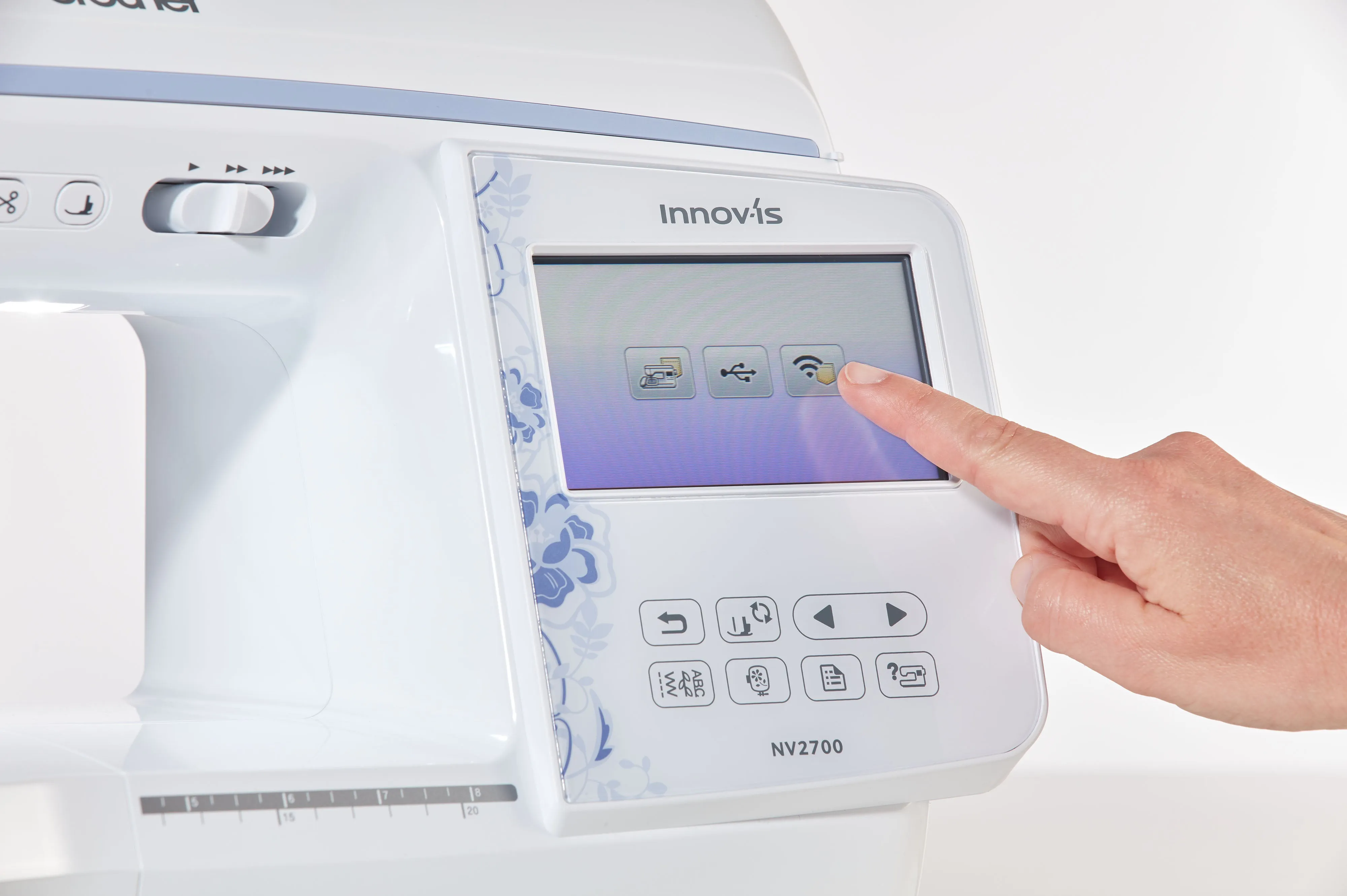 Brother Innov-is 2700 sewing   embroidery Save £300