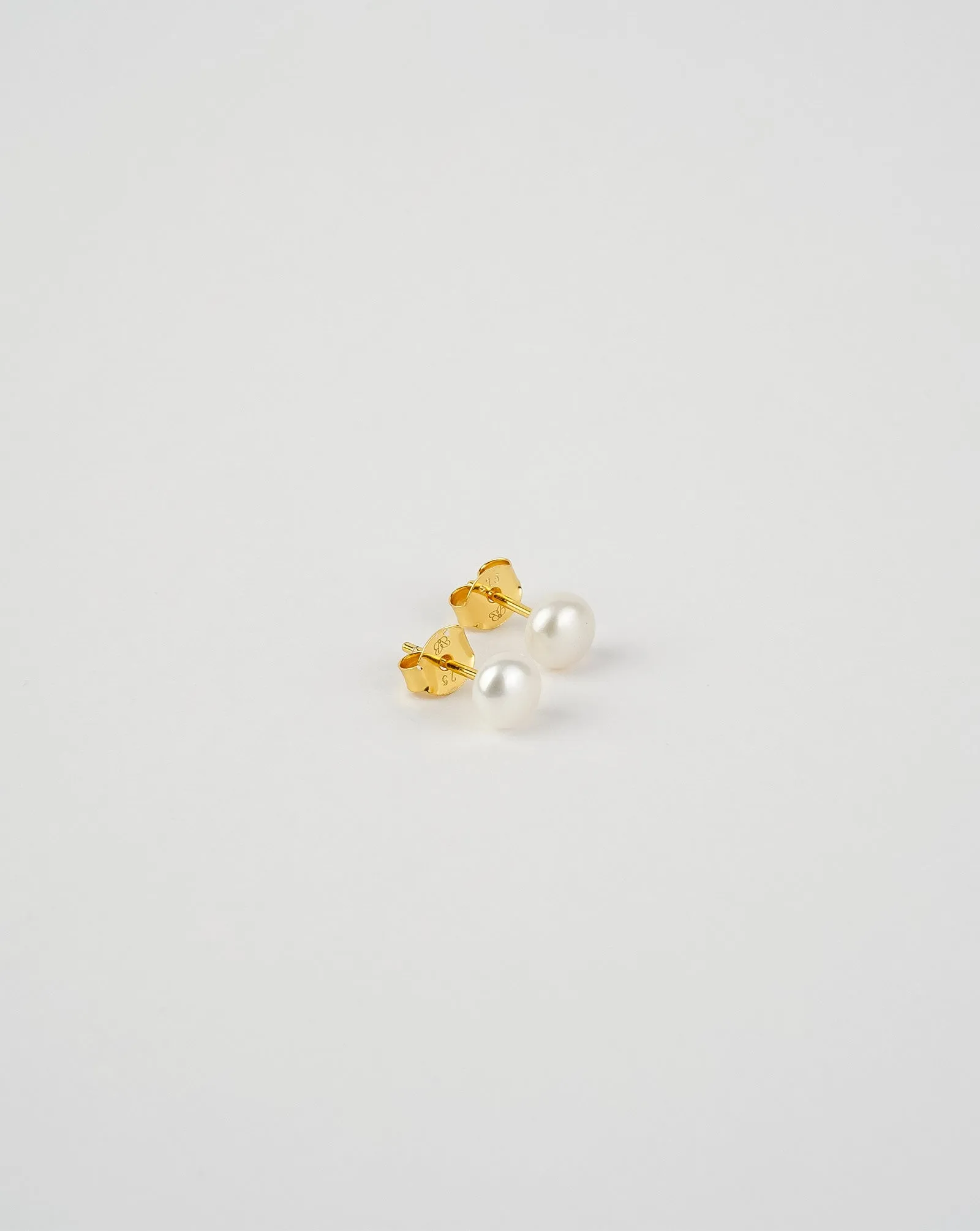 Button Freshwater Pearl Stud Earrings