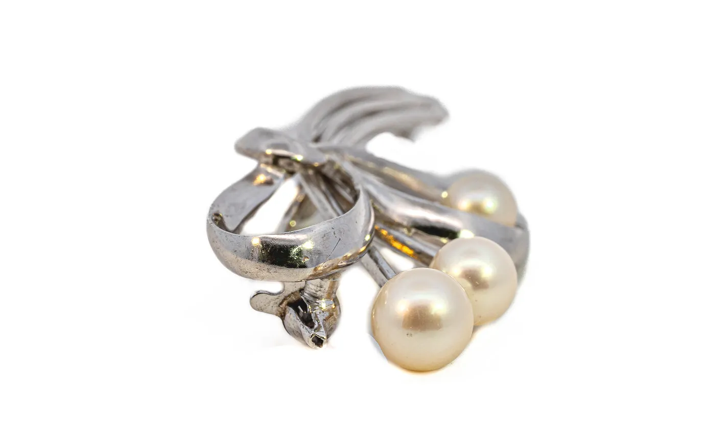 Exquisite Mikimoto Pearl Sterling Silver Brooch