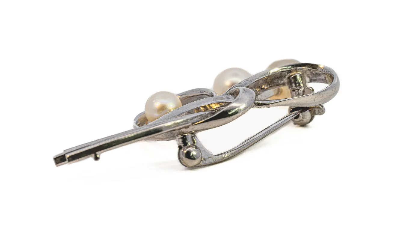 Exquisite Mikimoto Pearl Sterling Silver Brooch